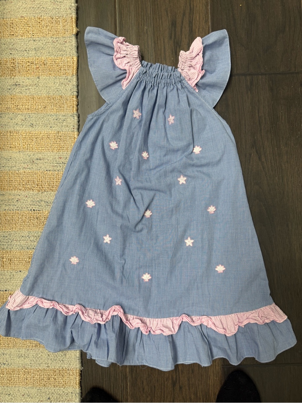 ANAVINI hand smocked 5T dress blue with pink shells